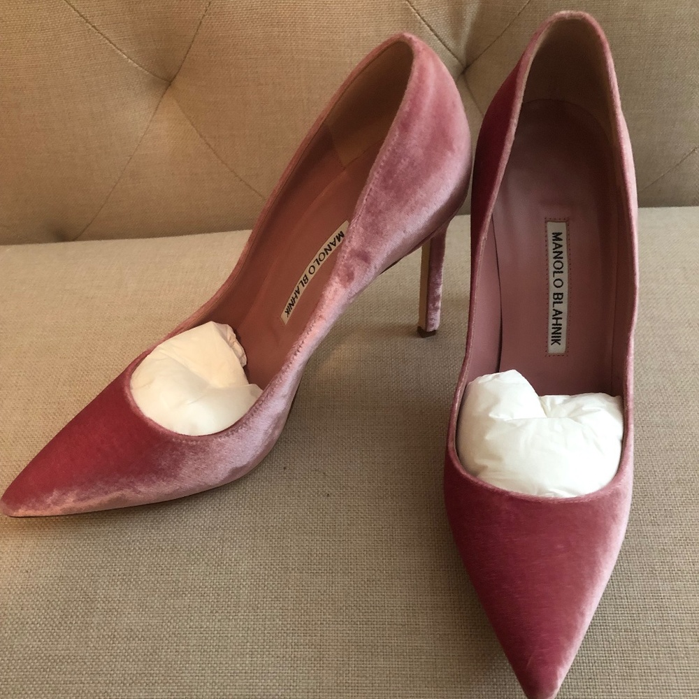 Manolo Blanhnik Pink Velvet Pumps